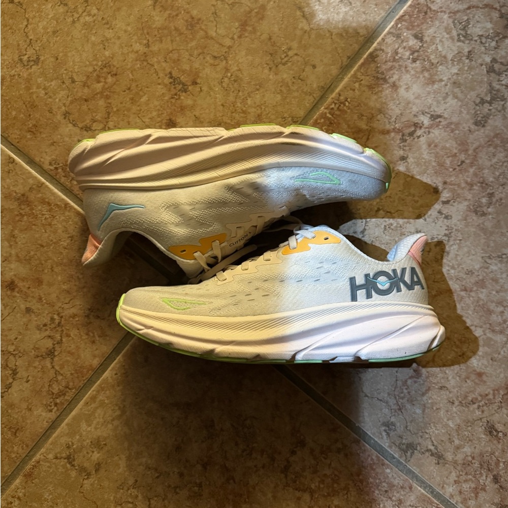 Hoka Clifton 9